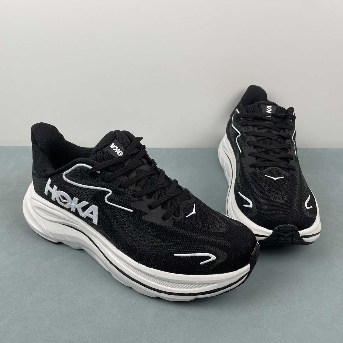 Hoka Clifton 10 (Preto)