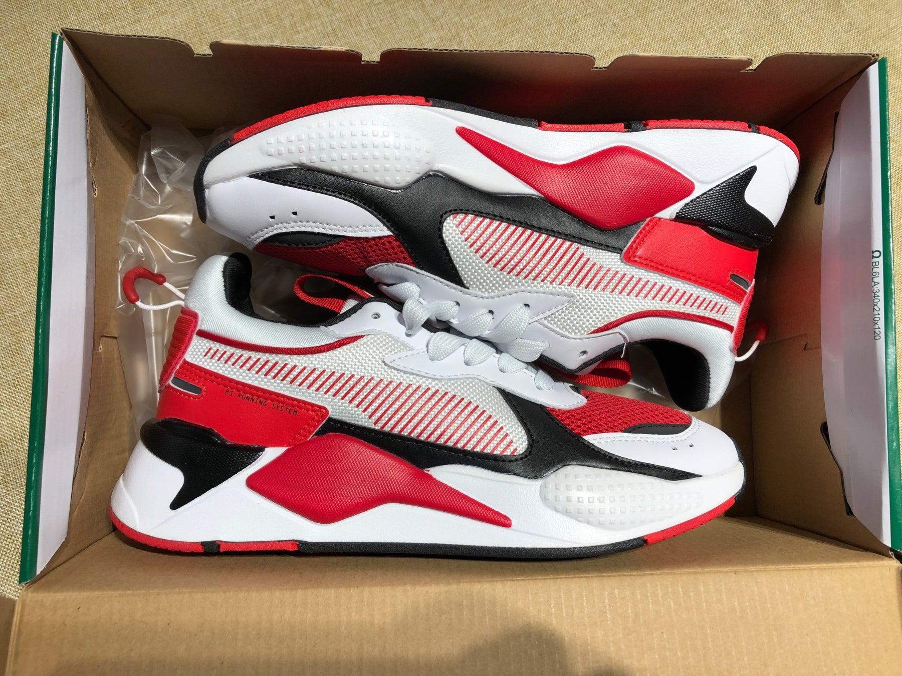 Puma RSx (Branco e Vermelho)