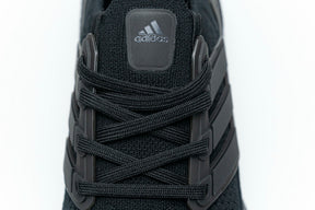 Ultra Boost UB8.0 (Preto)