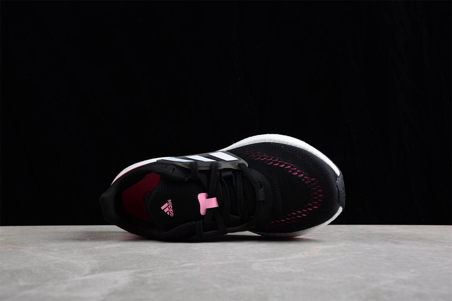 Ultra PureBoost UB22 (Preto e Rosa)