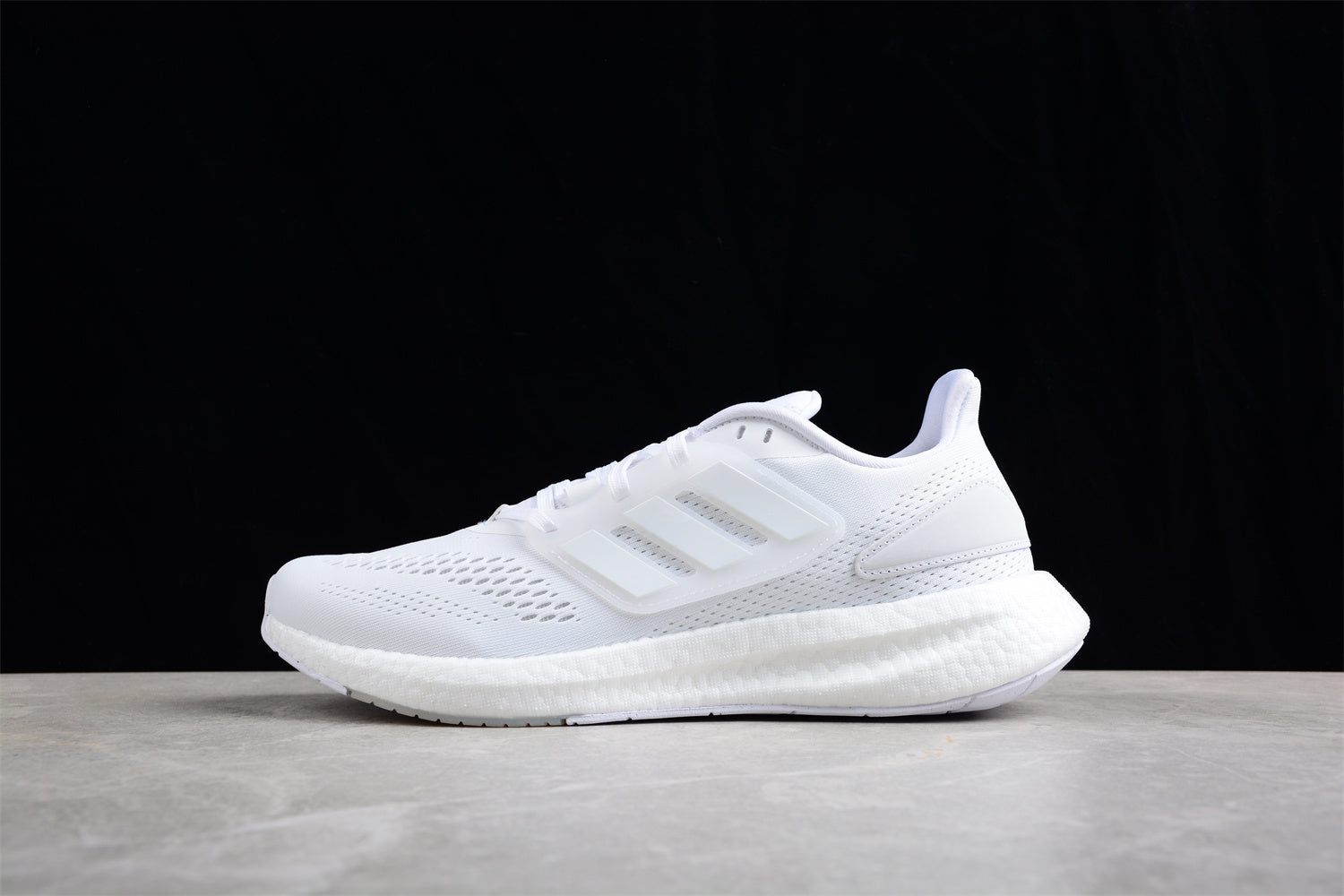 Ultra PureBoost UB22 (Branco)
