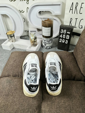 Originals (Branco e Preto)