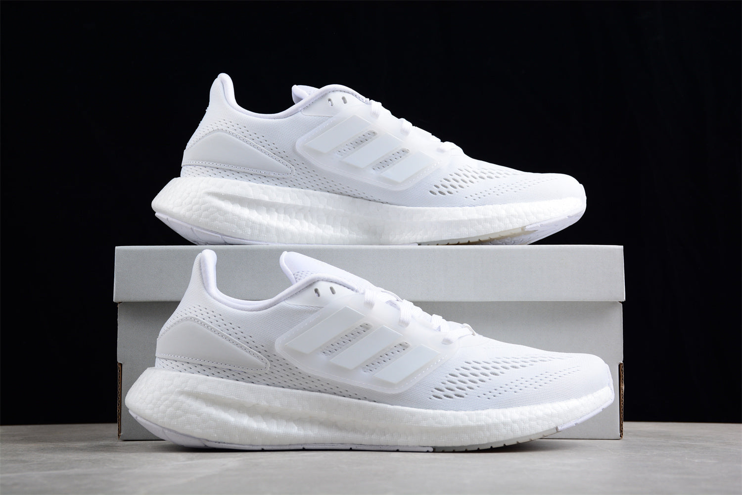 Ultra PureBoost UB22 (Branco)