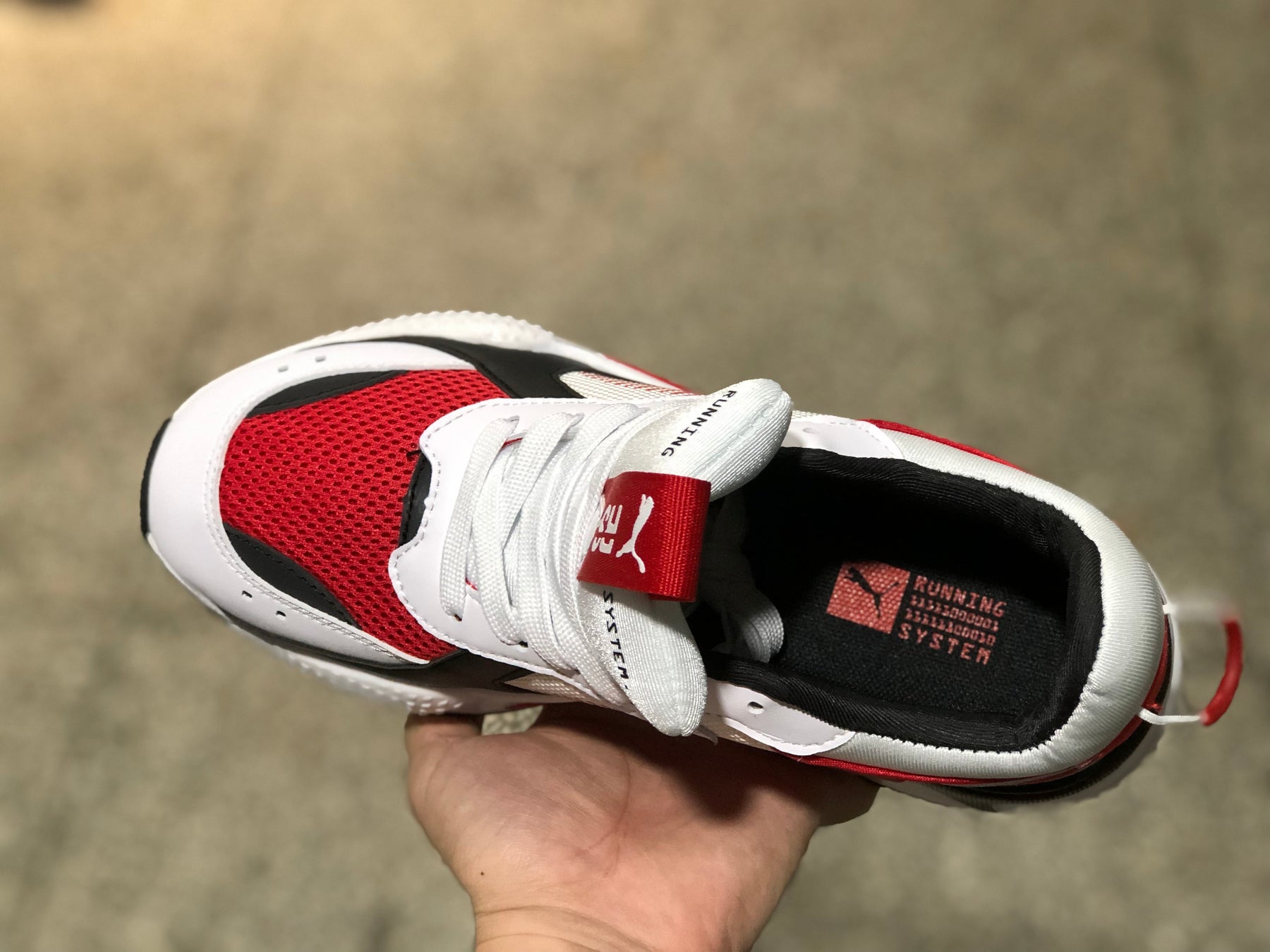 Puma RSx (Branco e Vermelho)