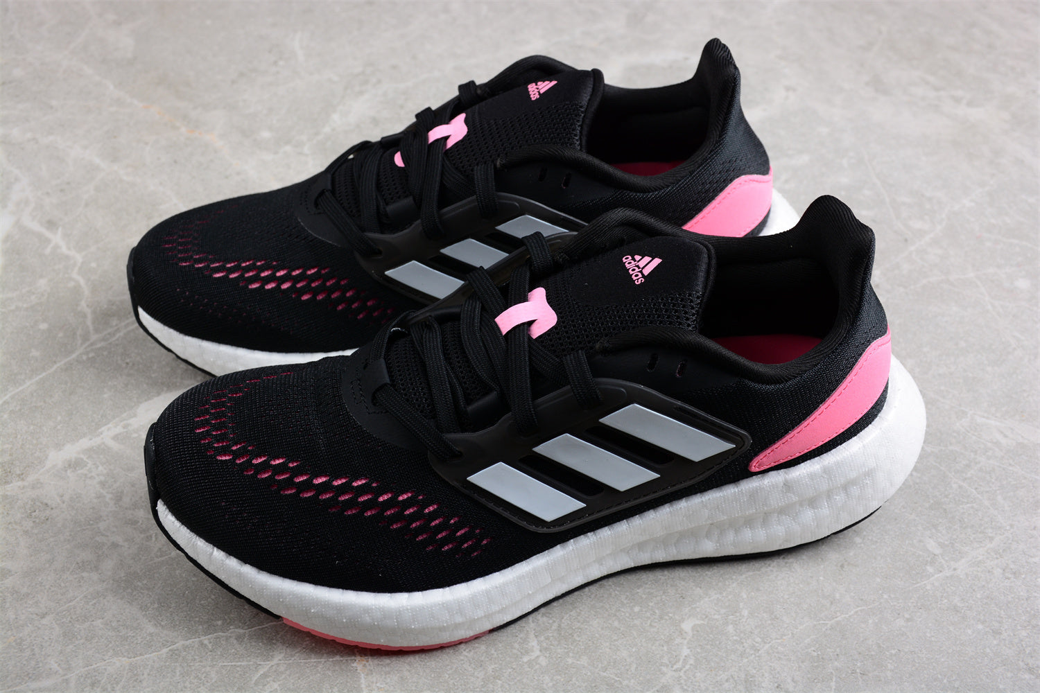 Ultra PureBoost UB22 (Preto e Rosa)