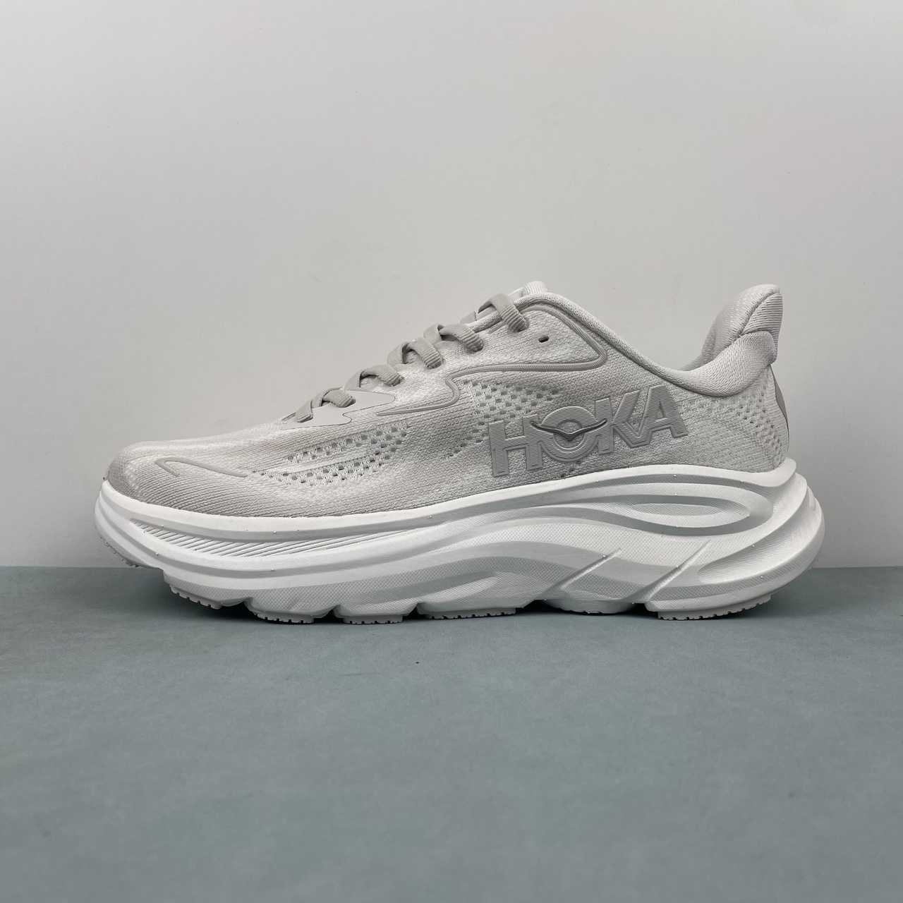 Hoka Clifton 10 (Branco)