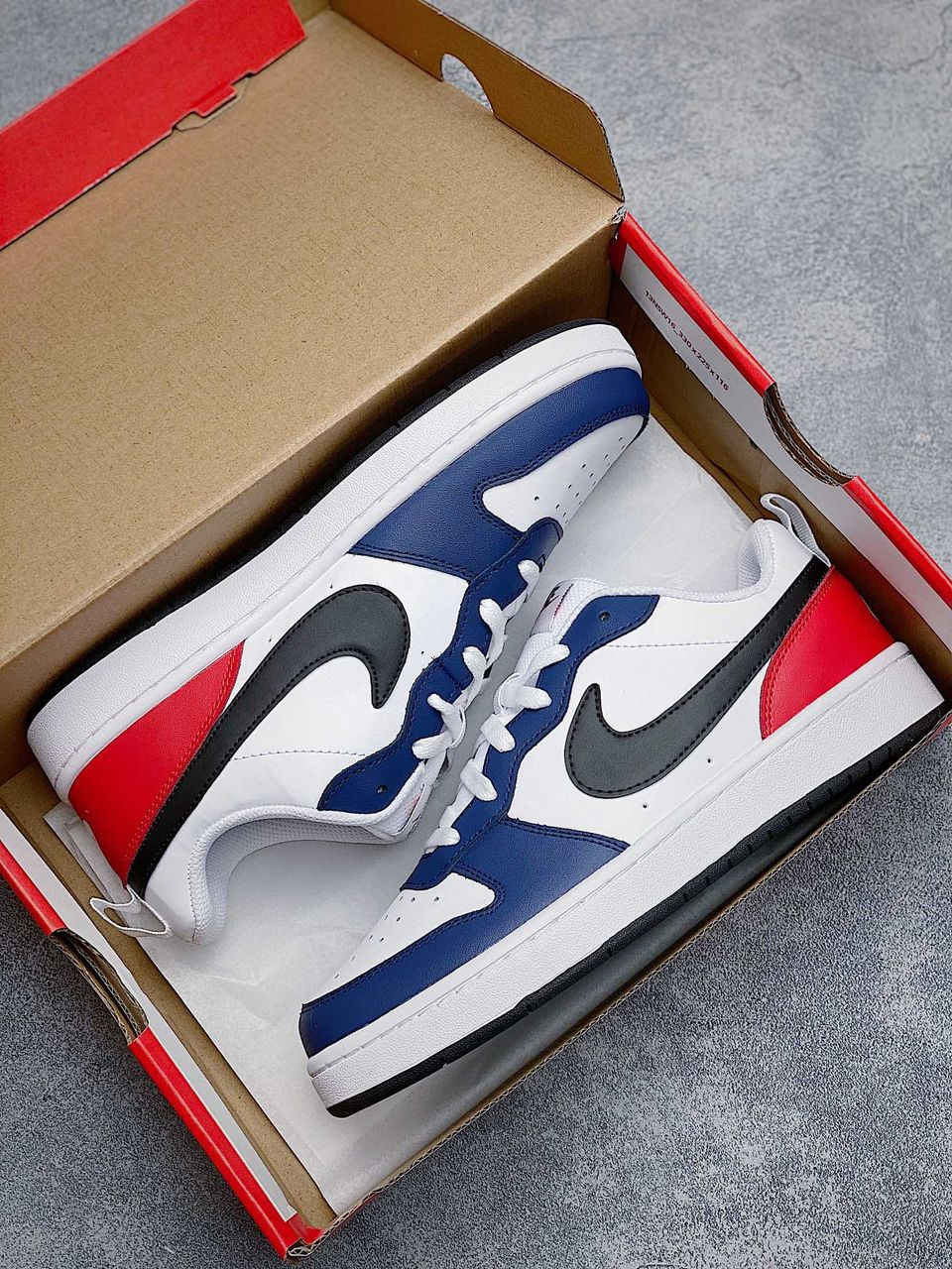 Nike Court Borough Low 2