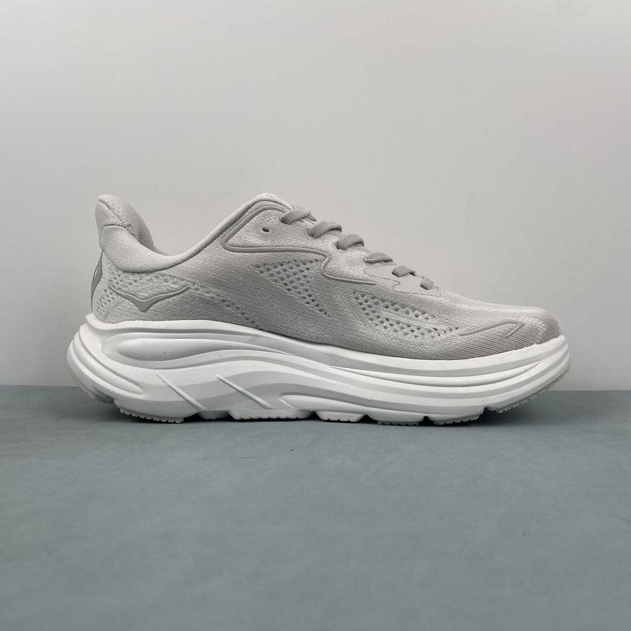 Hoka Clifton 10 (Branco)