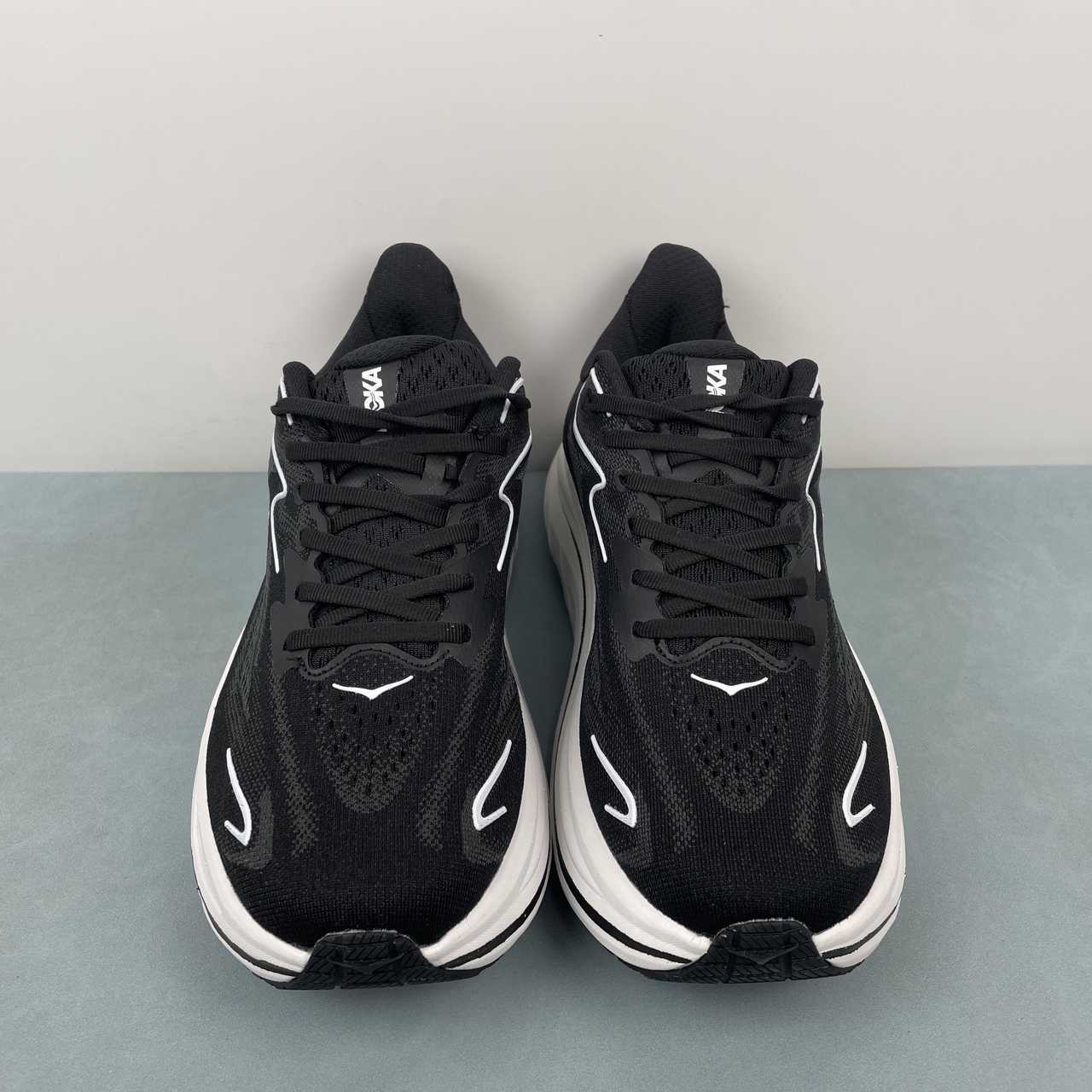 Hoka Clifton 10 (Preto)