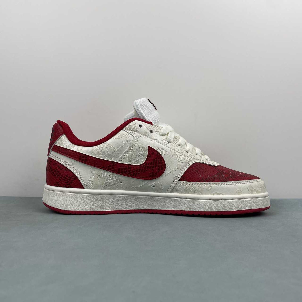 Nike Court Borough Low 2