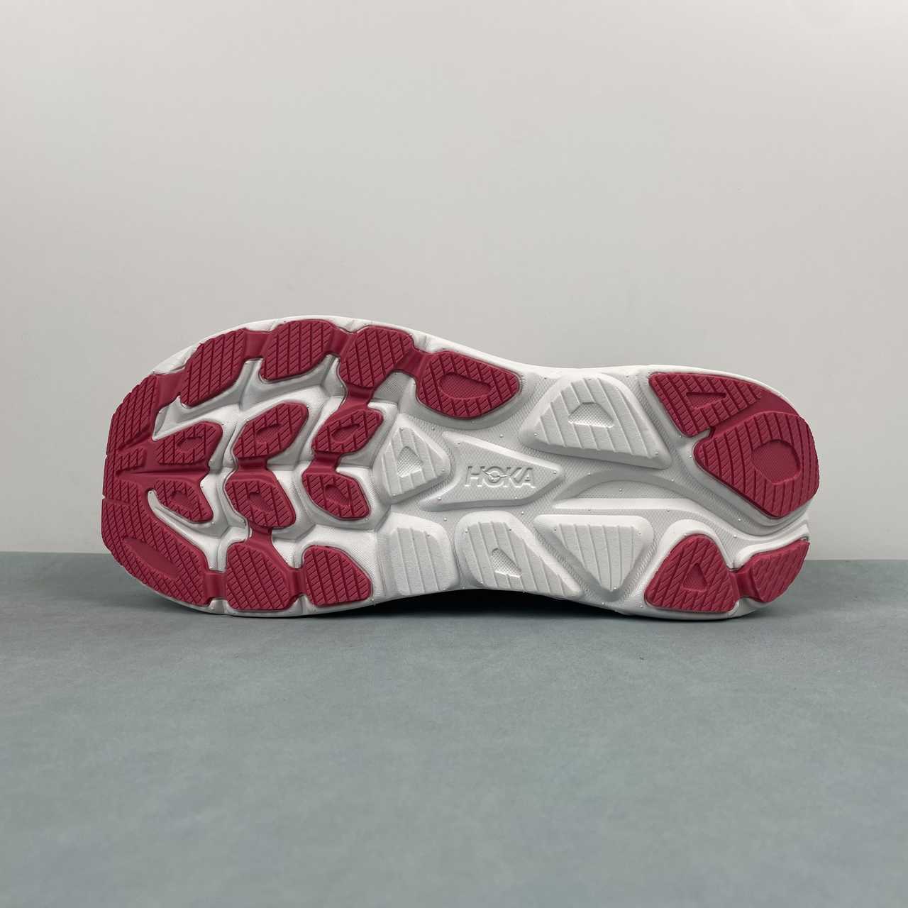 Hoka Clifton 10 (Cinza e Vermelho)