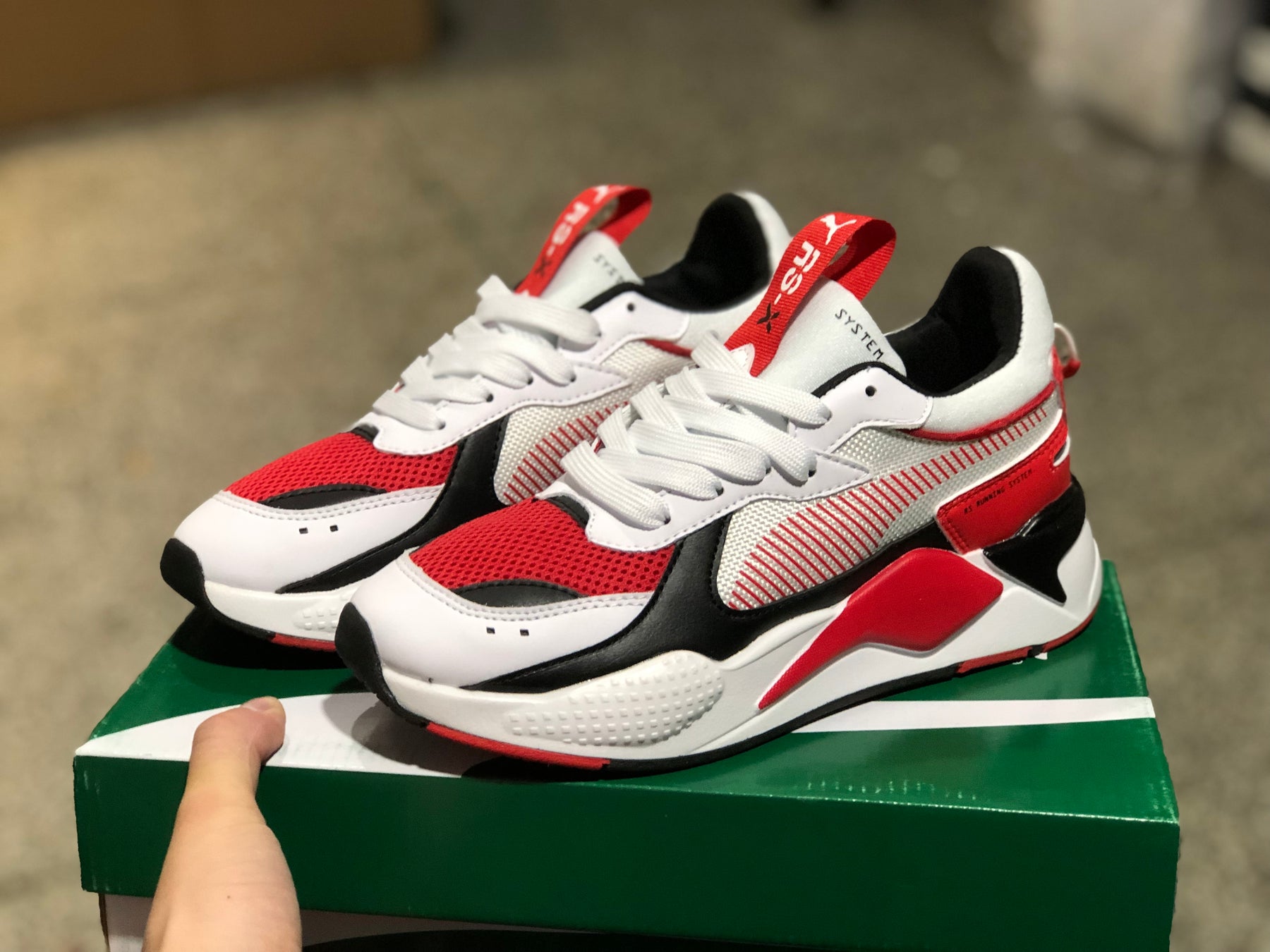 Puma RSx (Branco e Vermelho)