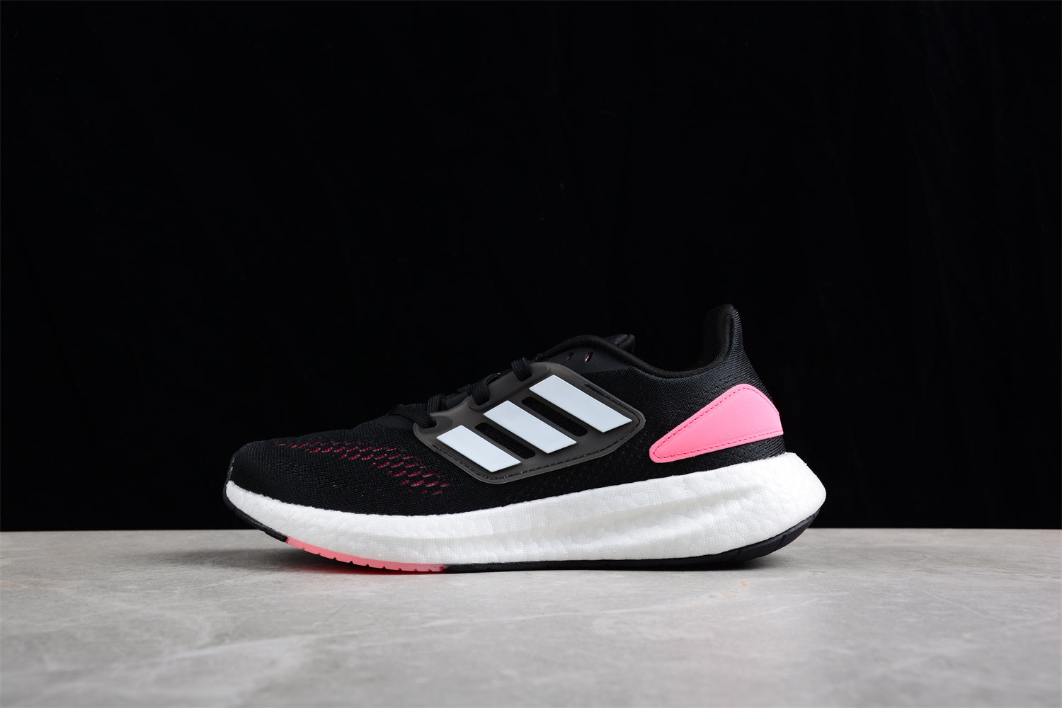Ultra PureBoost UB22 (Preto e Rosa)