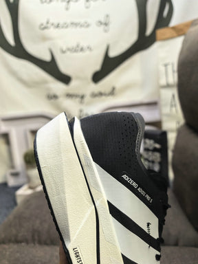 adizero BOSTON 13 (Preto e Branco)