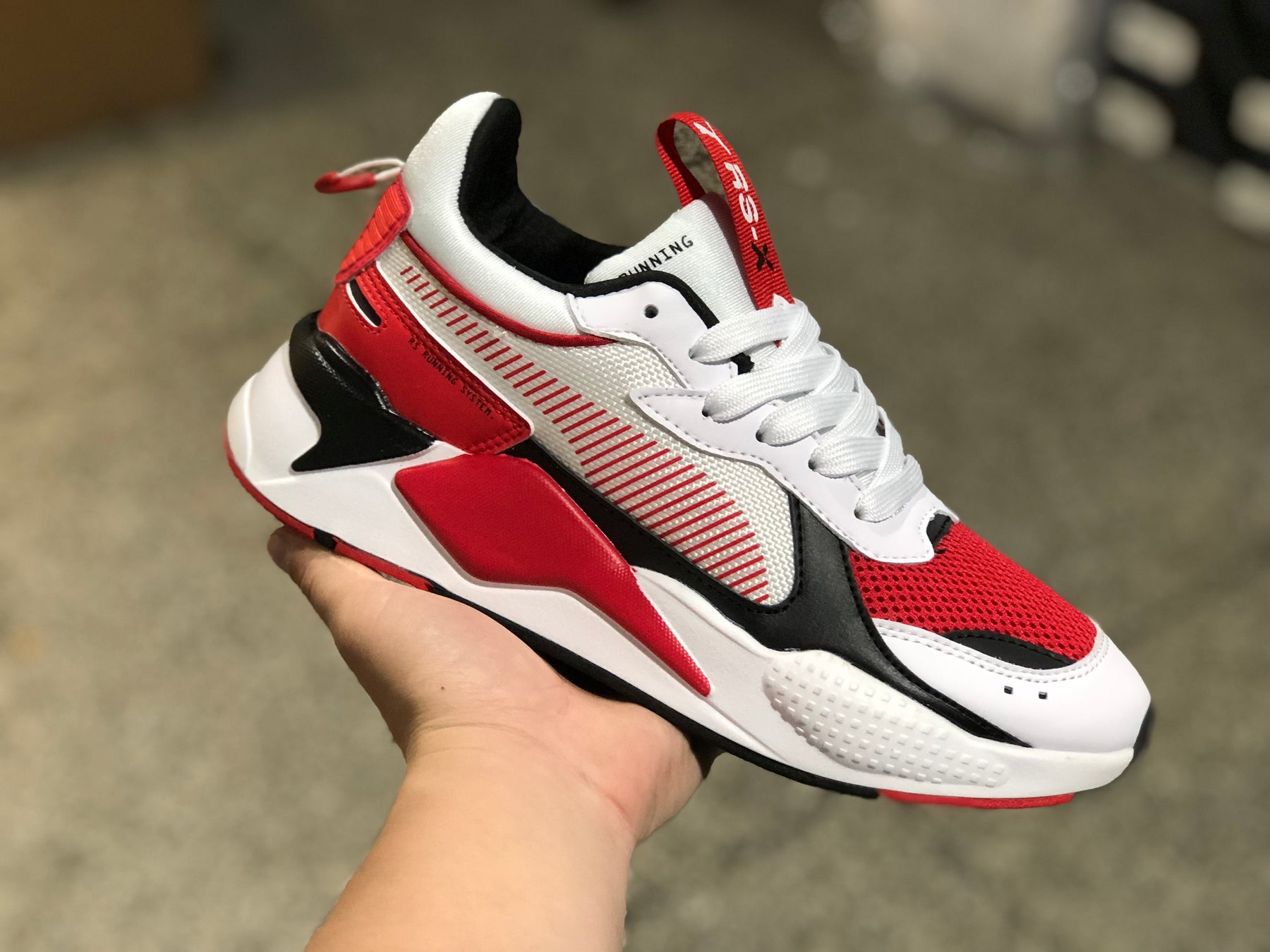 Puma RSx (Branco e Vermelho)
