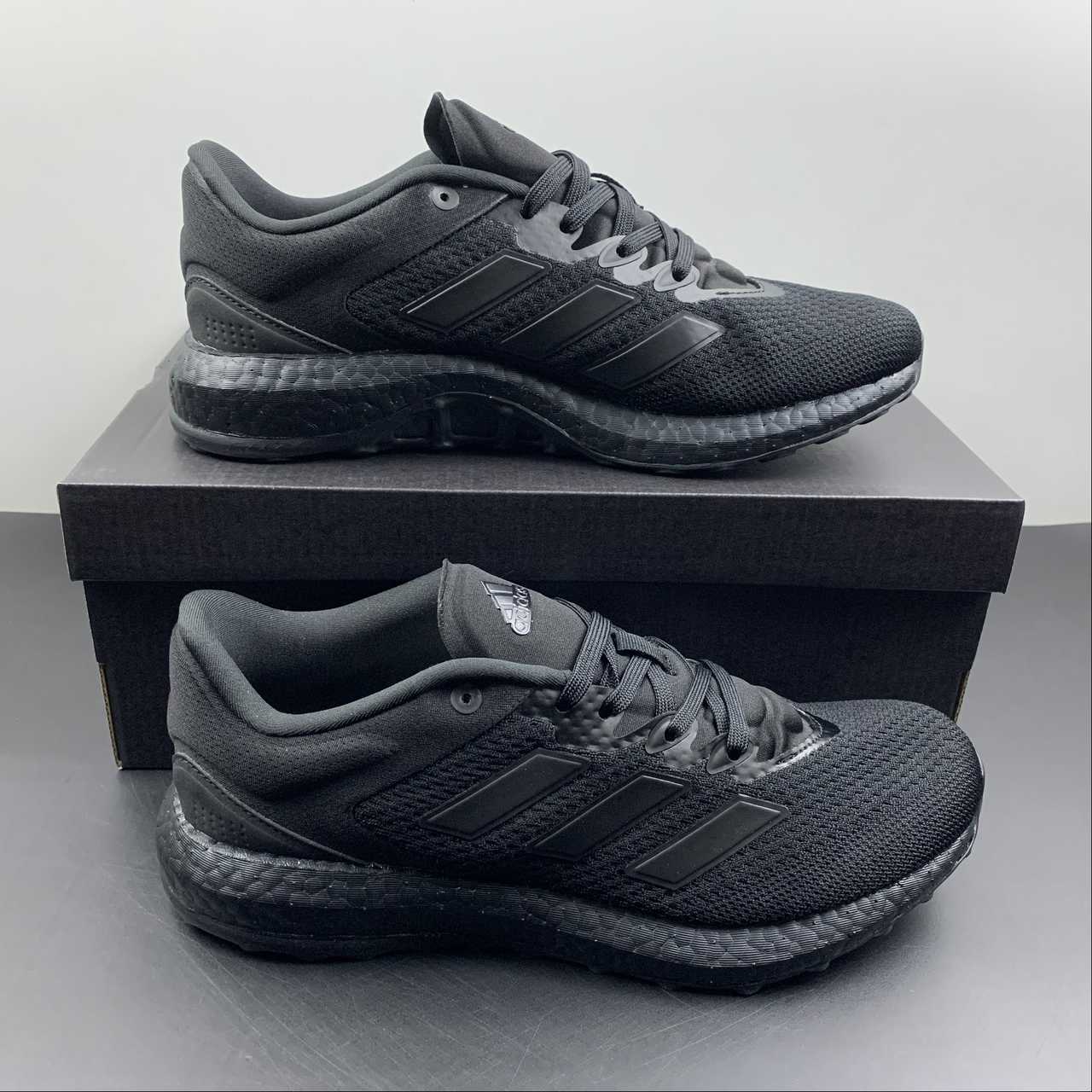 Ultra PureBoost UB22 (Preto)