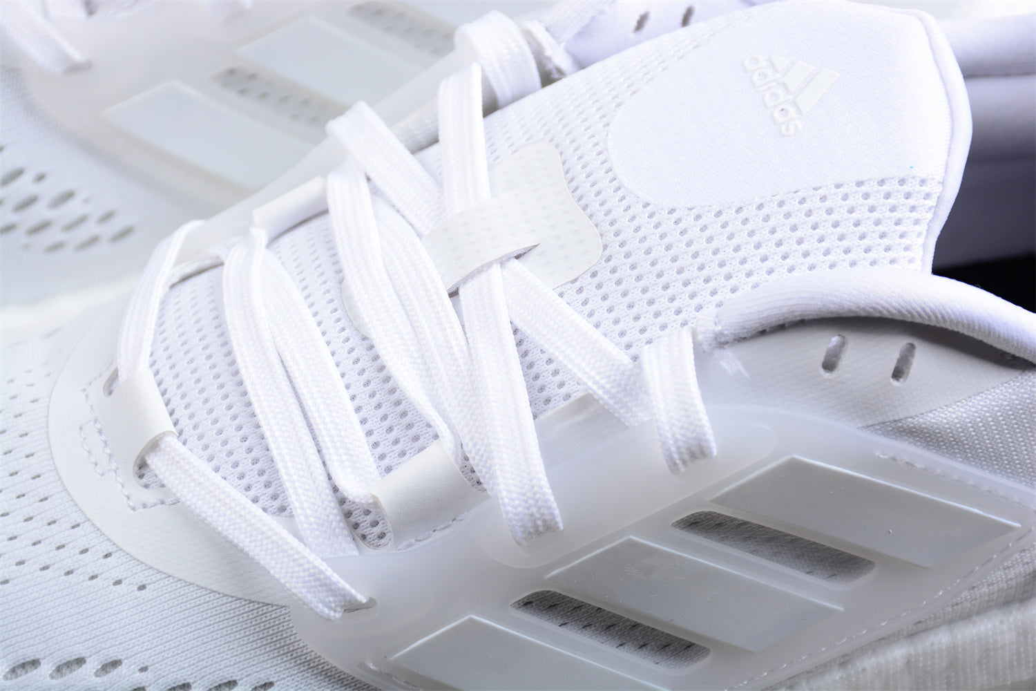 Ultra PureBoost UB22 (Branco)