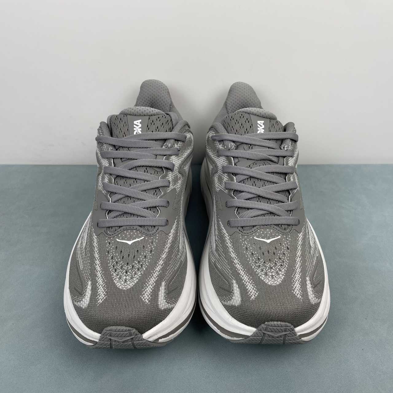 Hoka Clifton 10 (Cinza)